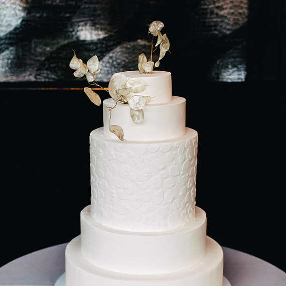 ana and damon simple wedding cake ana and damon simple wedding cake