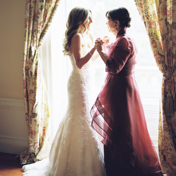 These Sweet Mother-Daughter Wedding Moments Will Melt Your Heart
