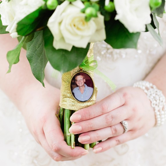 grandma-flower-girls-bouquet-with-photo-0716.jpg