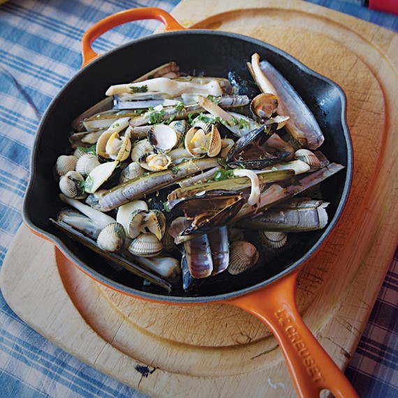 zola-registry-picks-fall-hues-le-creuset-skillet-1015