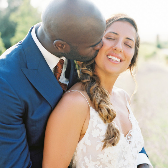 leila joel wedding couple kiss leila joel wedding couple kiss