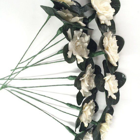 ron-wendt-cascading-bouquet-gardenias-3-0616.jpg