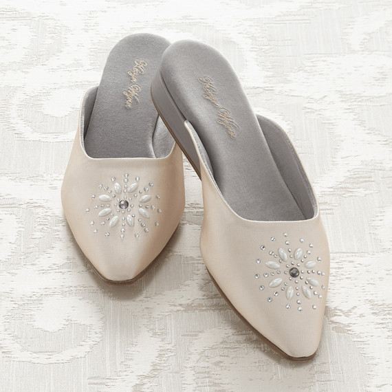 darcys-diary-kevyn-wynn-slippers-marlowe-0516.jpg