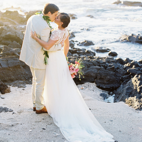 4 Tips For Taking Beautiful Beach Wedding Photos Martha Stewart