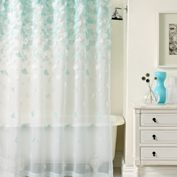 msmacys-checklist-bathroom-showercurtain-0515.jpg