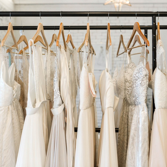 8 Things To Keep In Mind While Wedding Dress Shopping Martha Stewart Weddings 