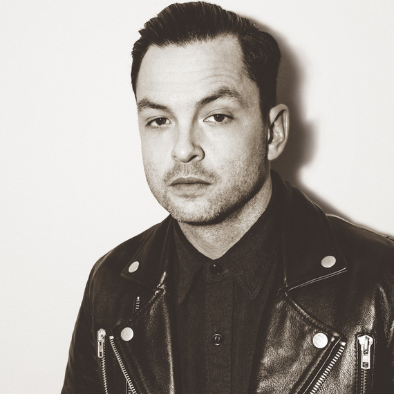 portrait-planner-menswear-mark-holmes-ds111249.jpg