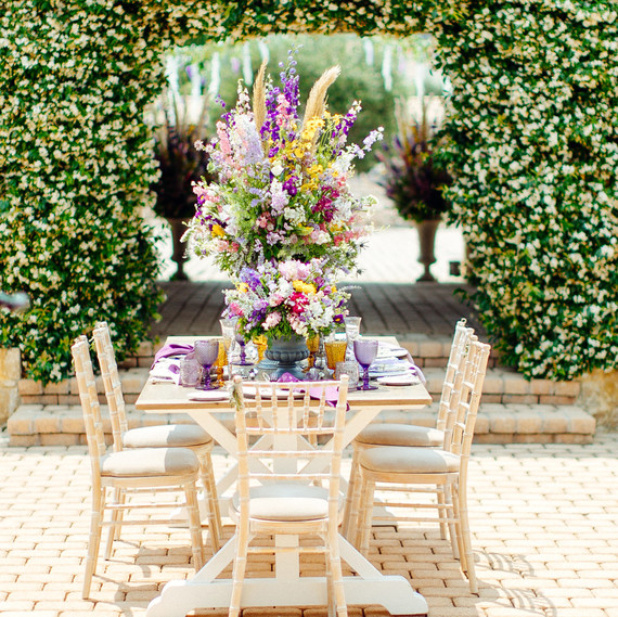 summer wedding flowers sotiris tsakanikas table and chairs summer wedding flowers sotiris tsakanikas table and chairs