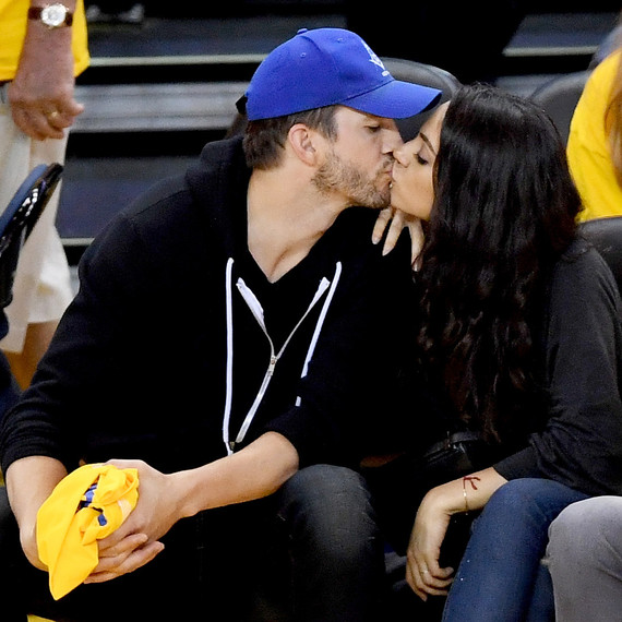 celebs-courtside-ashton-kutcher-mila-kunis-0616.jpg