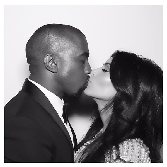 kim-kardashian-kanye-west-photo-booth-kiss-0516.jpg