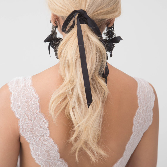 Marchesa Couture Hairstyle for Spring 2018 Bridal Fashion Week Marchesa Couture Hairstyle for Spring 2018 Bridal Fashion Week