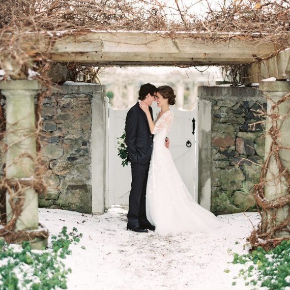 bride groom kiss bride groom kiss