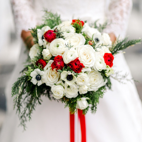 lauren christian christmas wedding bridal bouquet red and white flowers lauren christian christmas wedding bridal bouquet red and white flowers