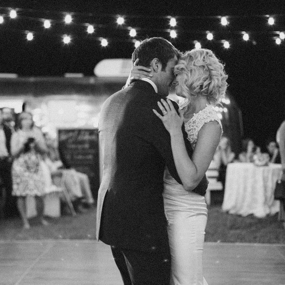 leah-michael-wedding-firstdance-28662-s111861-0515.jpg
