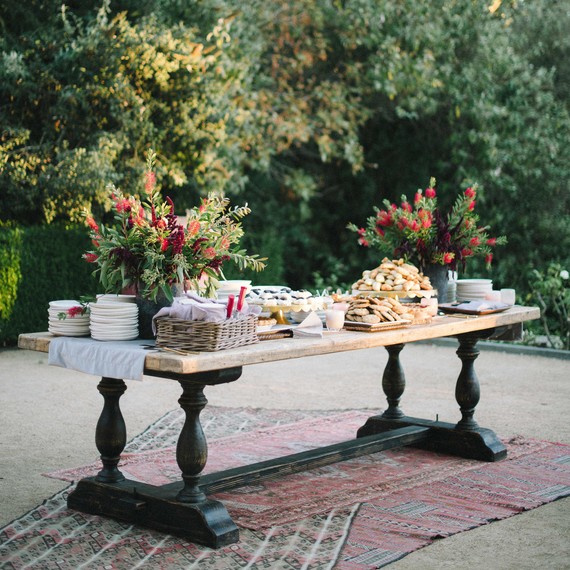 dessert table dessert table