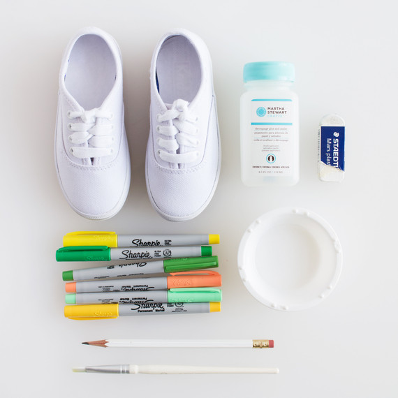 david_stark_design_diy_monogrammed_shoes_2_materials.jpg