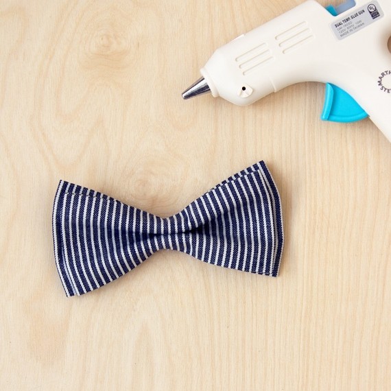 davidstarkdesign_mscont_diybowtie_pinchandglue_step-4_small.jpg (skyword:312906)