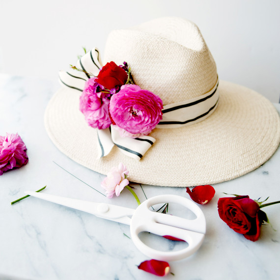claire-thomas-bridal-shower-derby-diy-hat-finished-0814.jpg