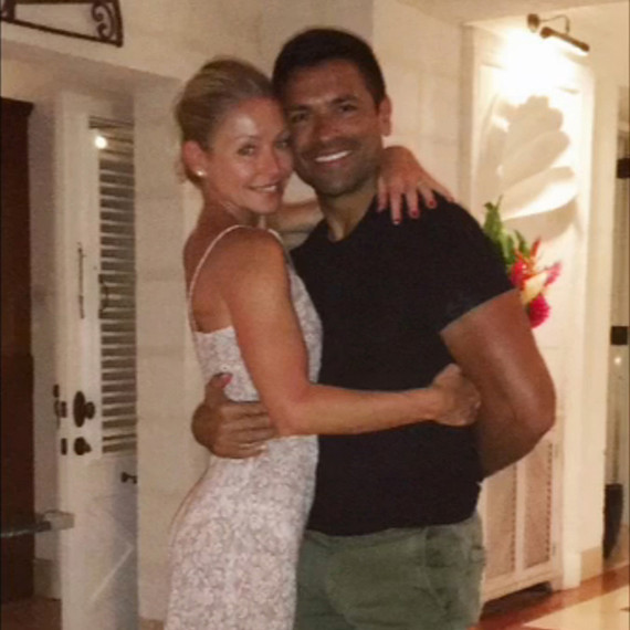 kelly-ripa-mark-consuelos-anniversary-wedding-dress-0416.jpg
