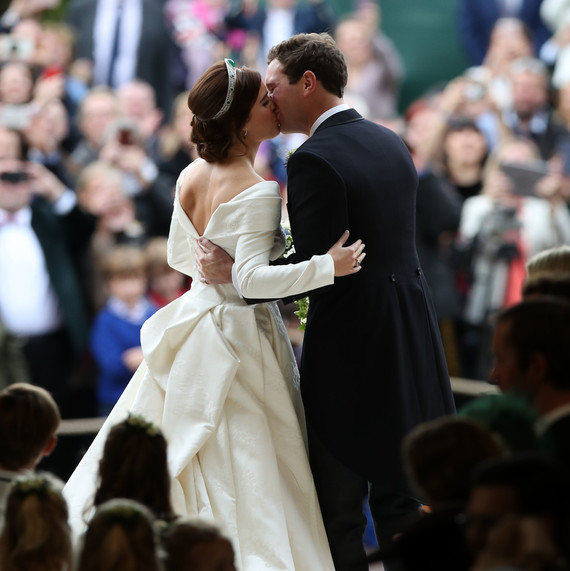 Princess Eugenie and Jack Brooksbank kissing at 2018 royal wedding Princess Eugenie and Jack Brooksbank kissing at 2018 royal wedding