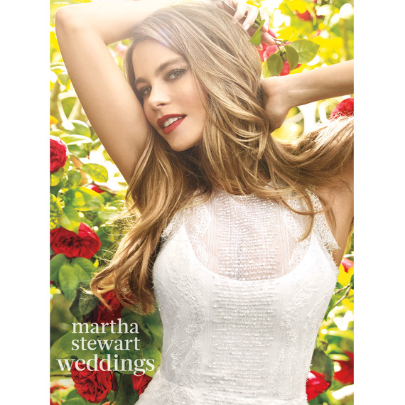 sofia-vergara-m06-white-bridal-gown-054v2-d112252-r1-0815.jpg