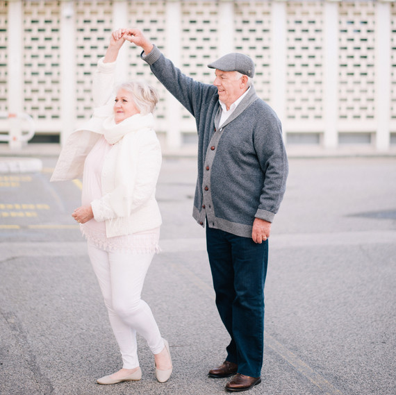 anniversary photo shoot andy margaret dancing in street anniversary photo shoot andy margaret dancing in street