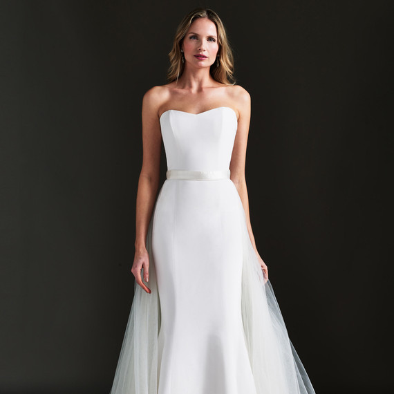 caroline-castiglioano-january-kylie-train-2016-lookbook-0516.jpg