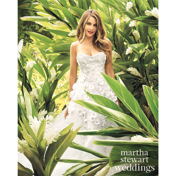 sofia-vergara-m07-white-bridal-gown-2-024v2-d112252-r1-vert-0815.jpg