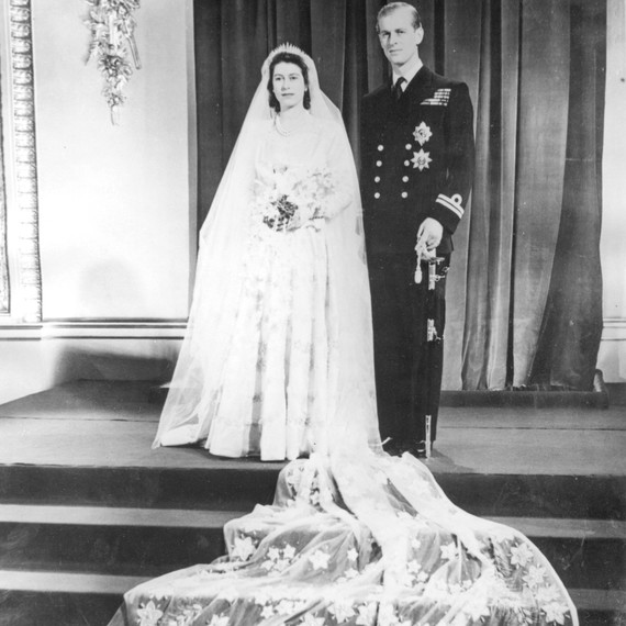 hochzeitskleid queen elizabeth this is what queen elizabeth and prince philip s wedding hochzeitskleid queen elizabeth this is what queen elizabeth and prince philip s wedding