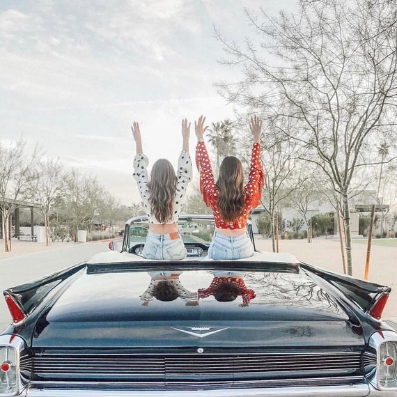 Scottsdale, Arizona, Bachelorette Party Guide, Girls Sitting on Convertible Scottsdale, Arizona, Bachelorette Party Guide, Girls Sitting on Convertible