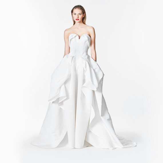 carolina herrera fall 2017 sweatheart white wedding dress carolina herrera fall 2017 sweatheart white wedding dress