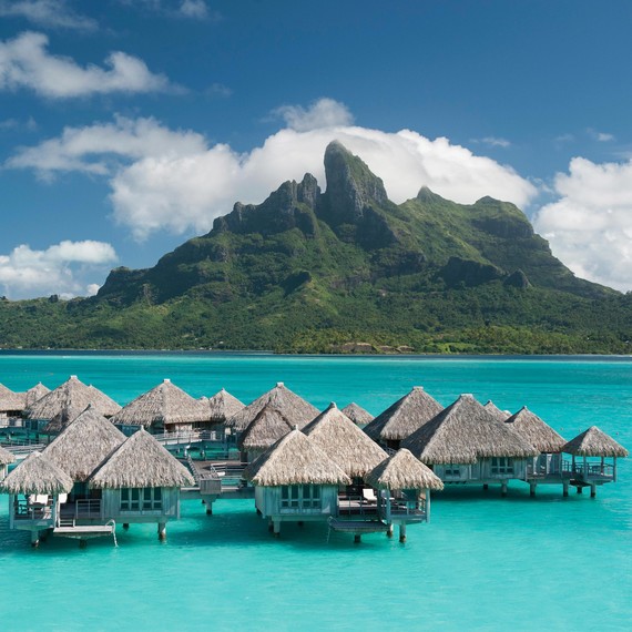 travel-honeymoon-diaries-st-regis-bora-bora-floating-cottages-s112946.jpg