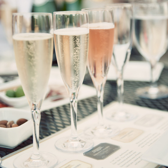 eatsleepwear-napa-valley-bachelorette-party-friends-sparkling-wine-tasting-0415.jpg