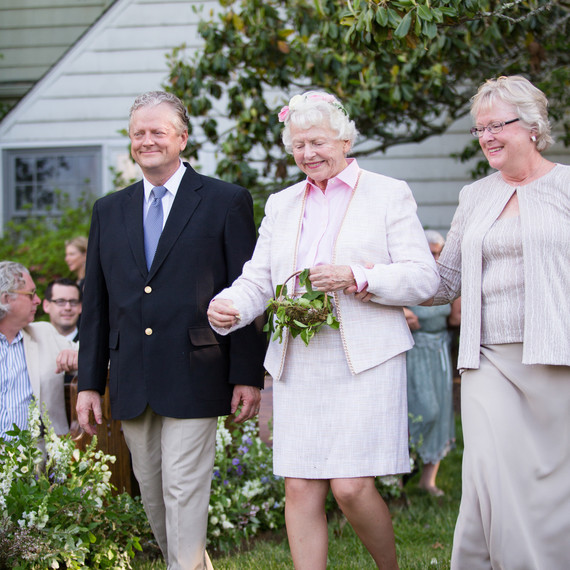 grandma flowers aisle wedding grandma flowers aisle wedding